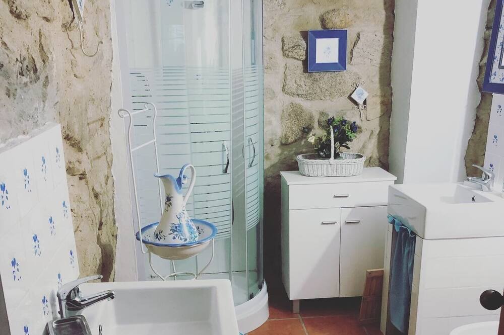 Photo of Bathroom in Meada