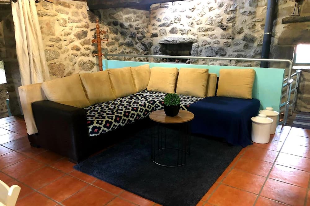 Photo of Livingroom in Meada