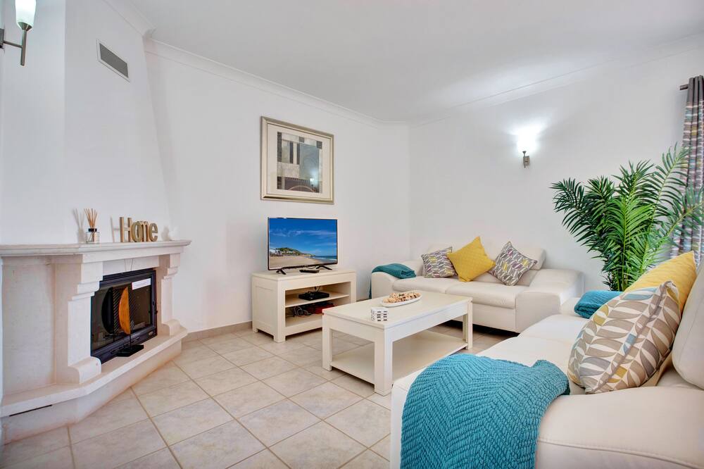 Photo of Livingroom in Budens