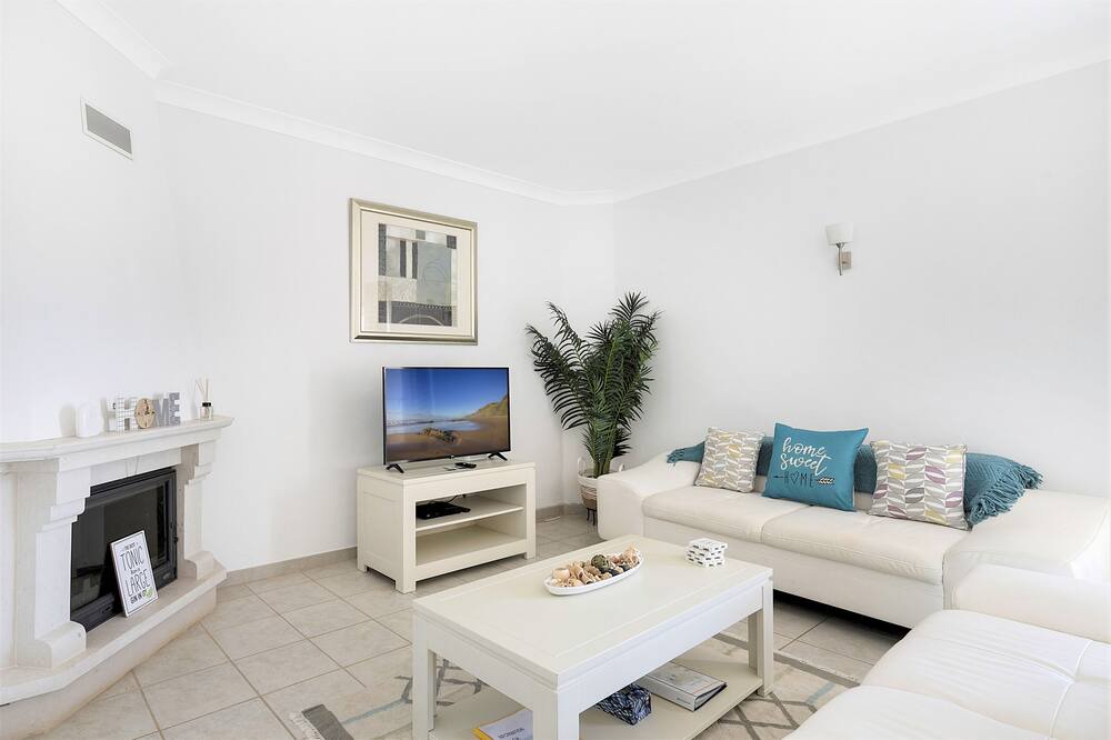 Photo of Livingroom in Budens