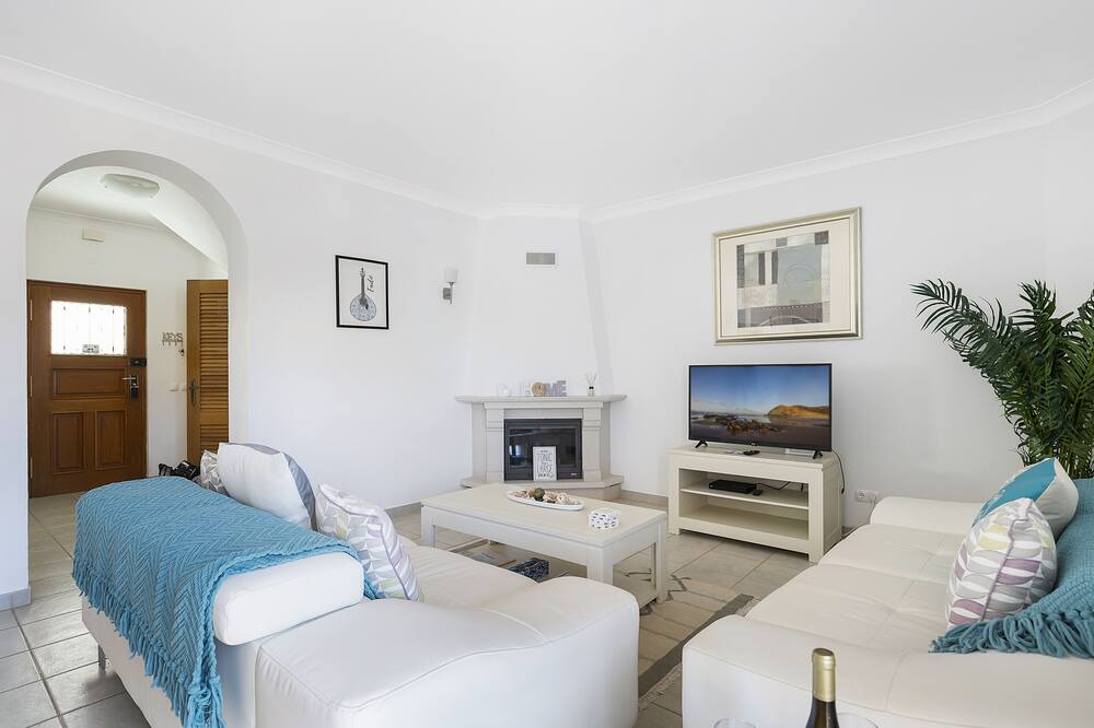 Photo of Livingroom in Budens
