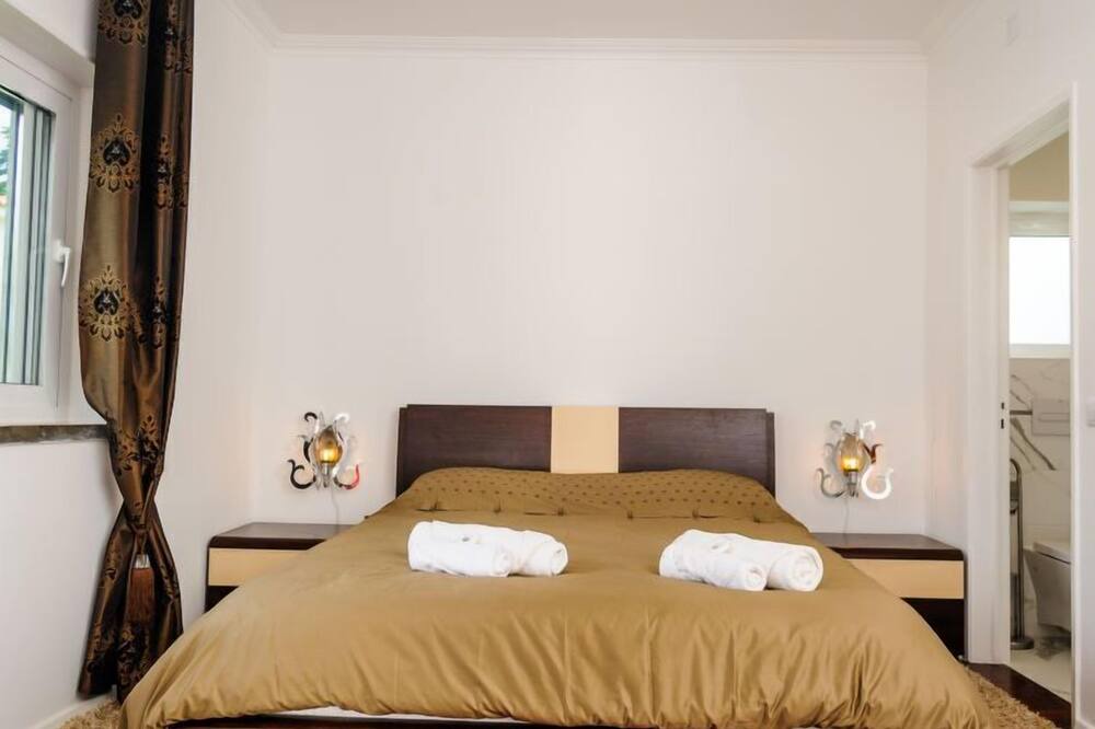 Photo of Bedroom in Cascais