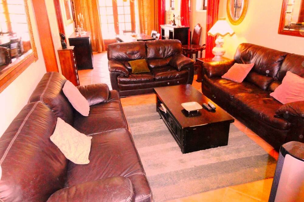 Photo of Livingroom in Colares