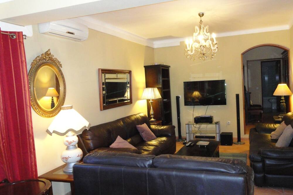 Photo of Livingroom in Colares