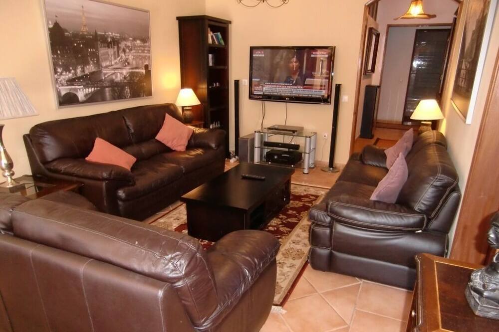 Photo of Livingroom in Colares