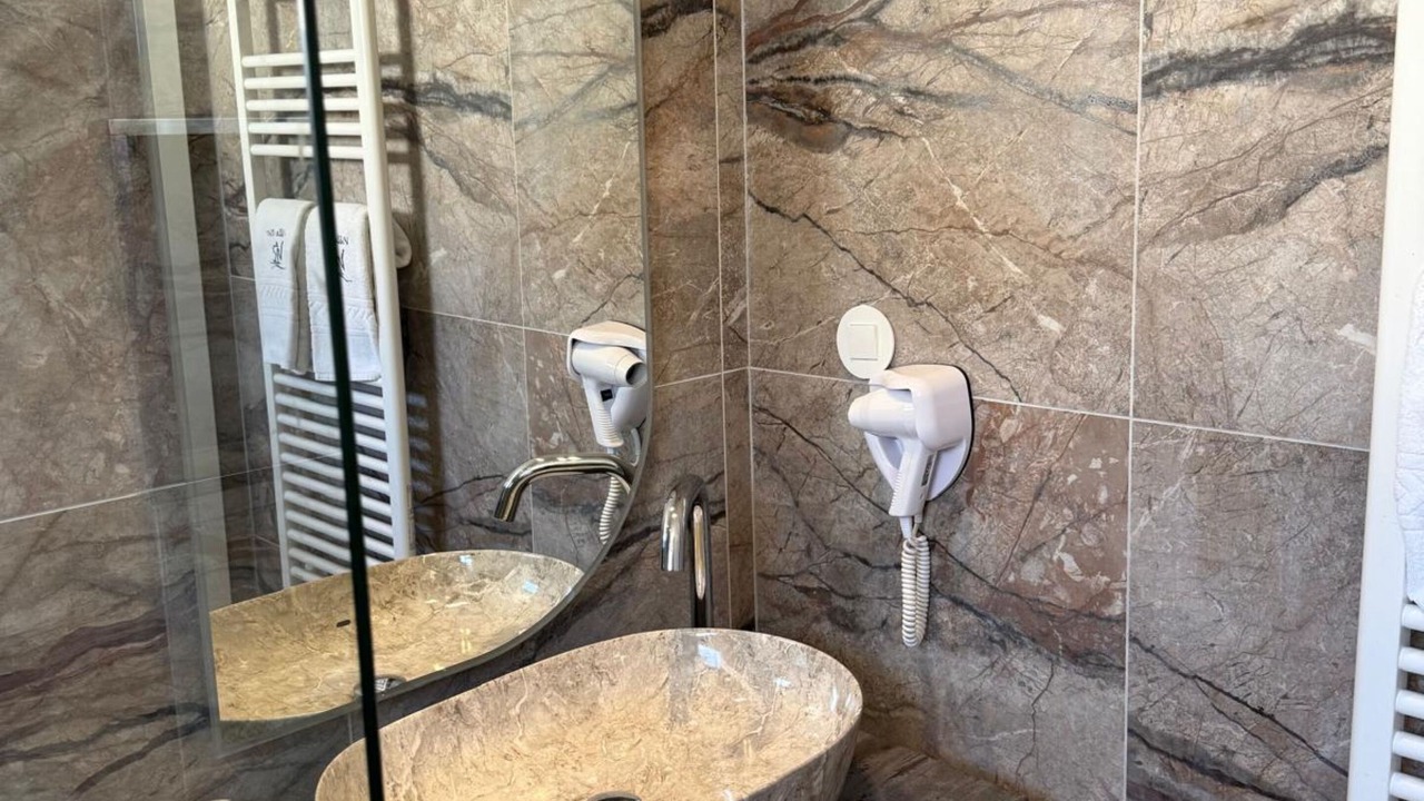 Photo of Bathroom in Portimao City Centre