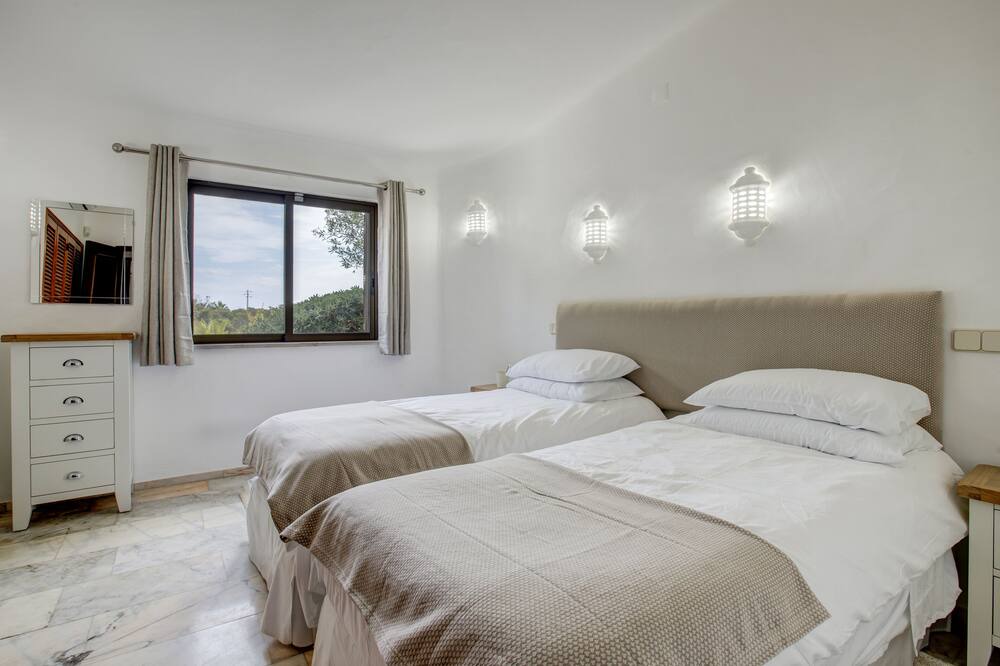 Photo of Bedroom in Caramujeira