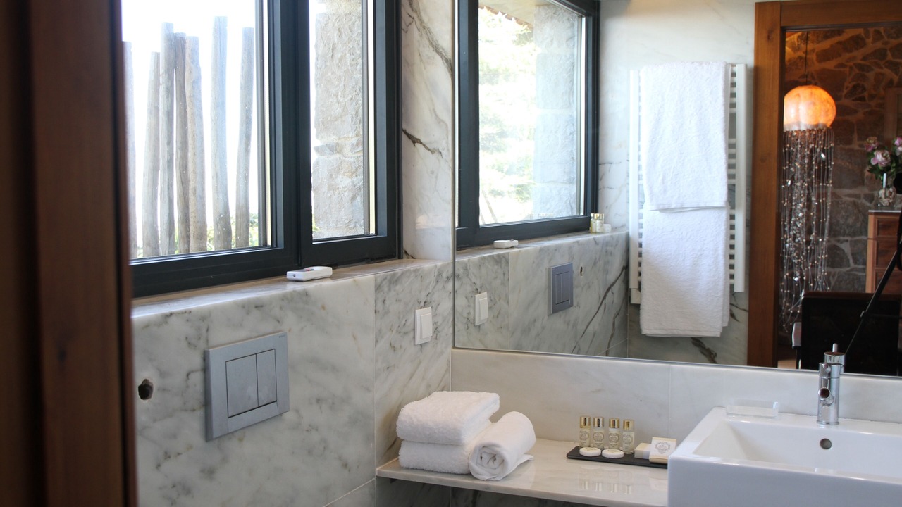 Photo of Bathroom in Azoia