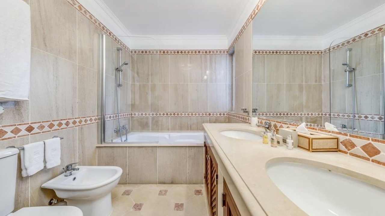 Photo of Bathroom in Almancil