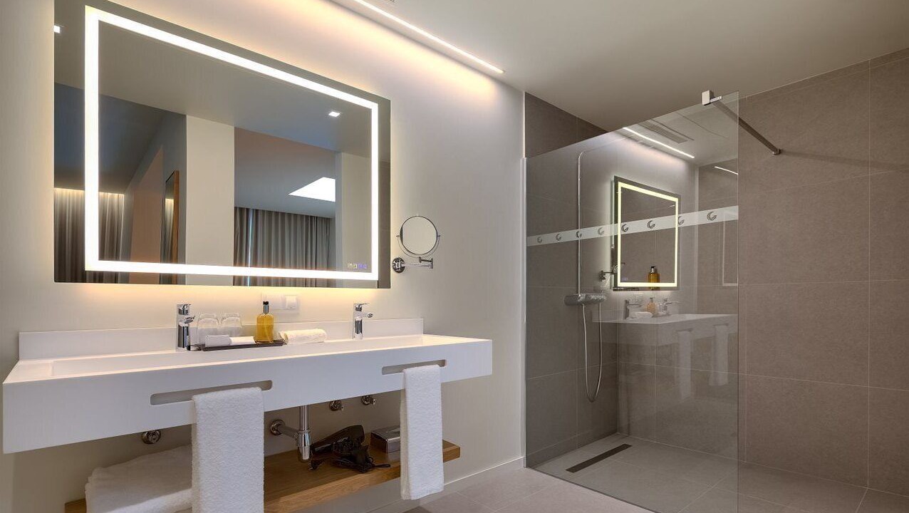 Photo of Bathroom in Canico