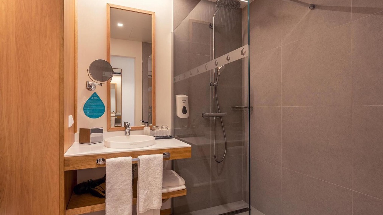 Photo of Bathroom in Canico