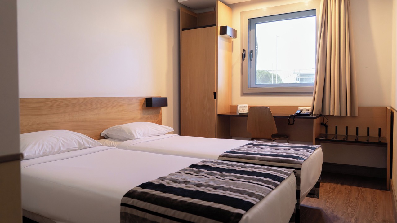 Photo of Bedroom in Maia