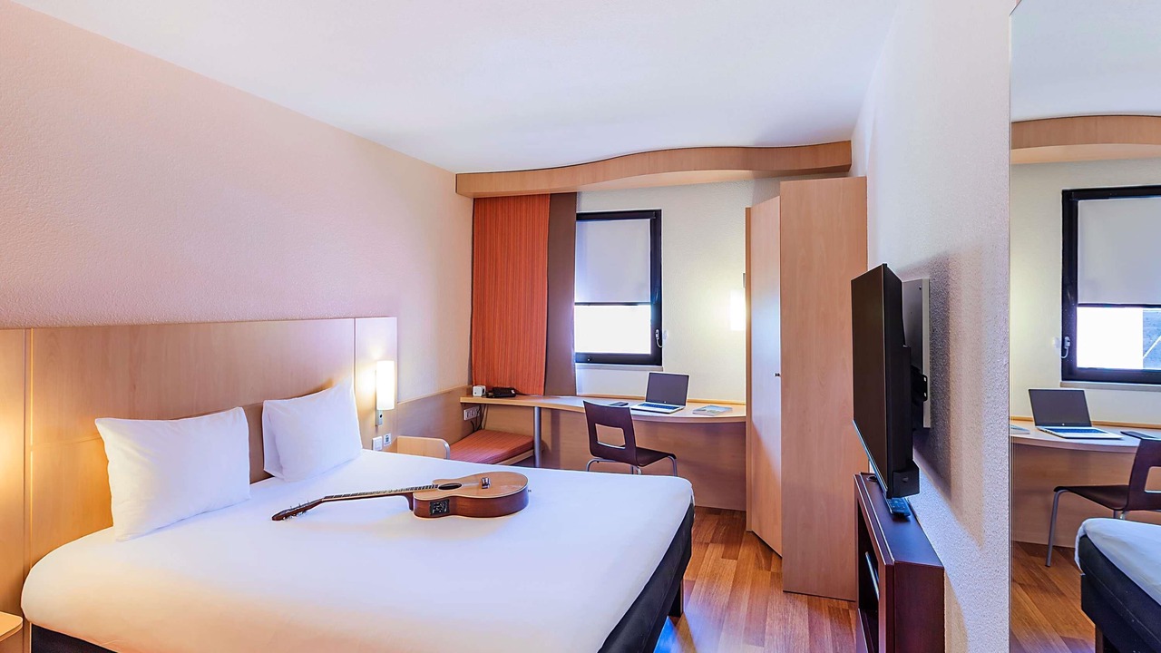 Photo of Bedroom in Mem Martins