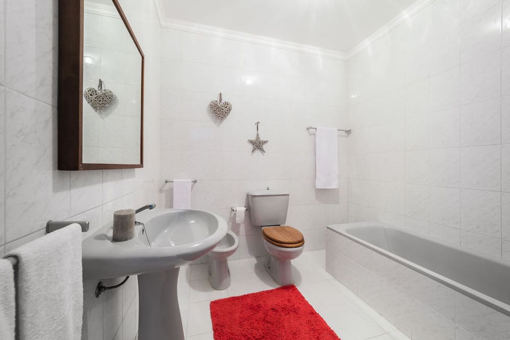 Photo of Bathroom in Torreira