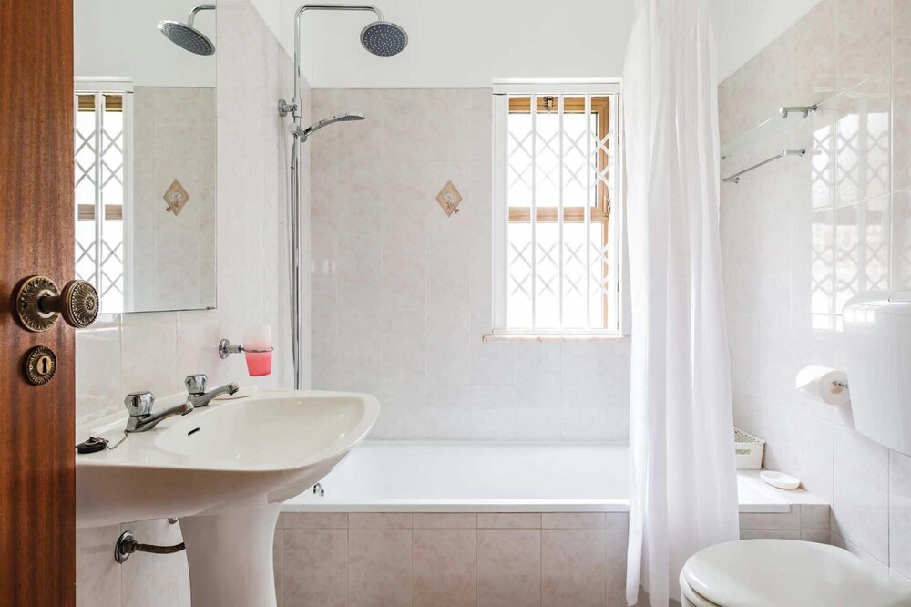 Photo of Bathroom in Caramujeira