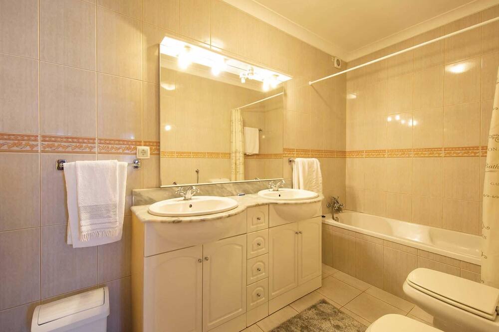 Photo of Bathroom in Caramujeira