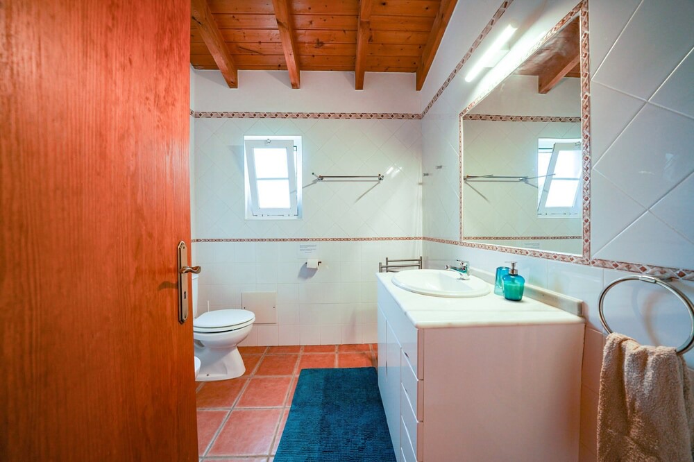 Photo of Bathroom in Aljezur