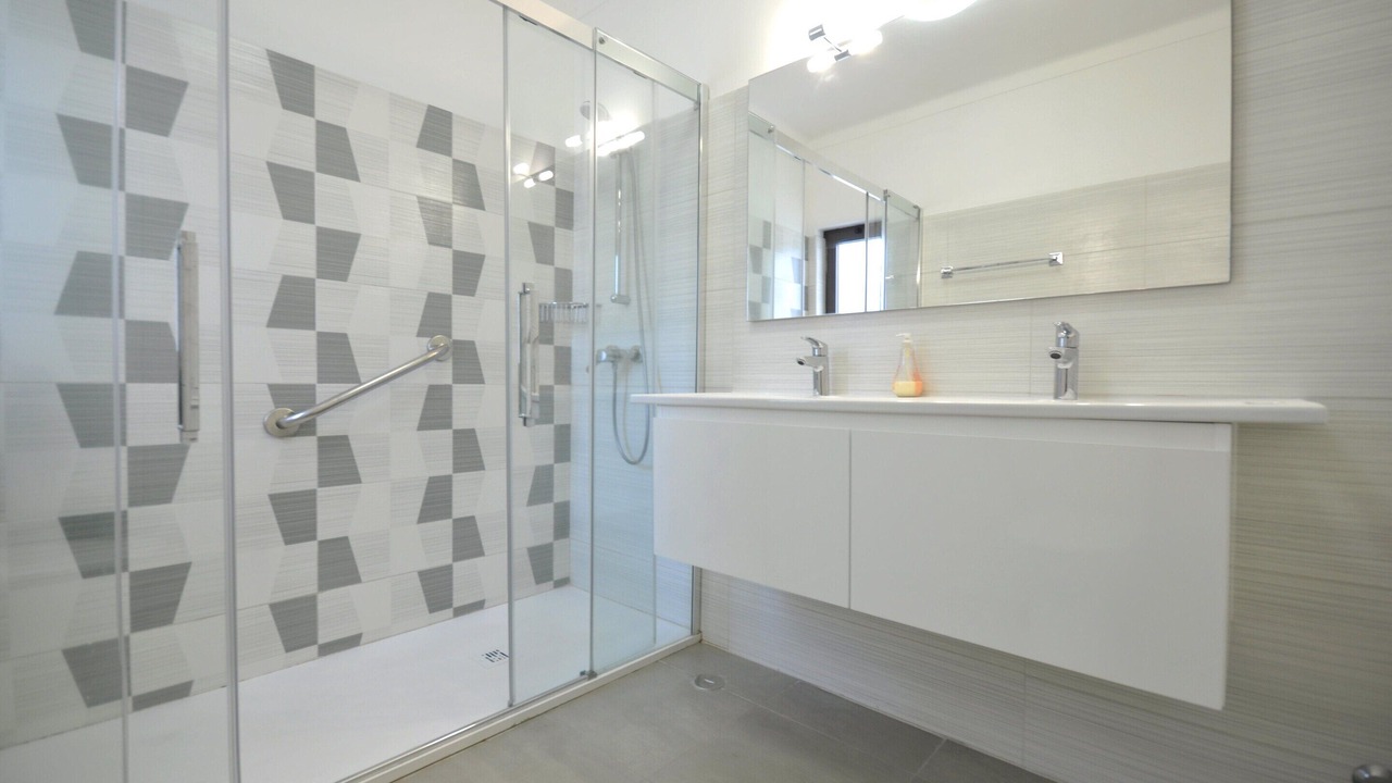 Photo of Bathroom in Quarteira