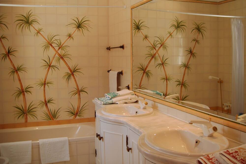 Photo of Bathroom in Caramujeira