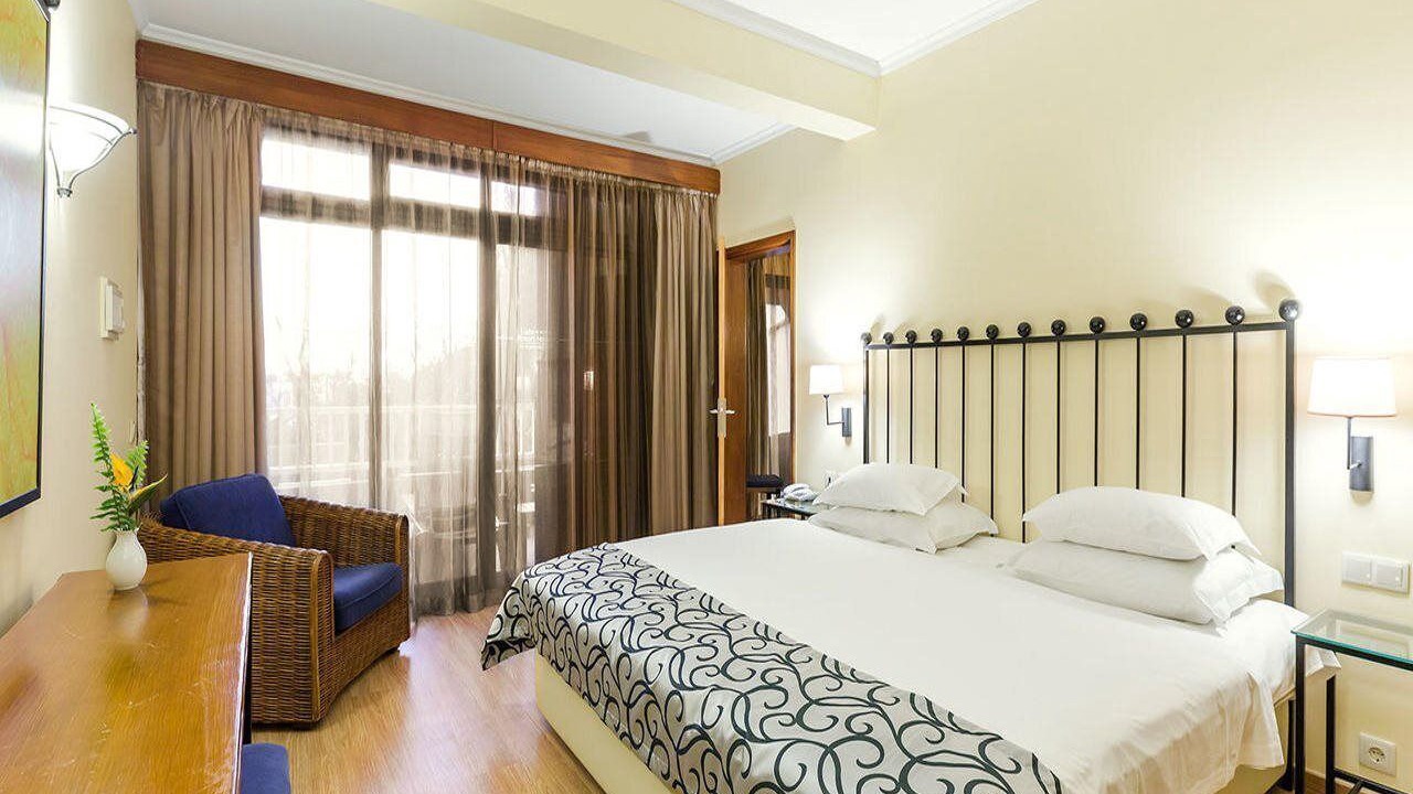 Photo of Bedroom in Canico