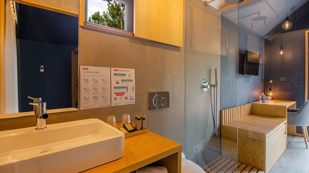 Photo of Bathroom in Lever