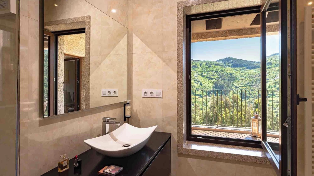 Photo of Bathroom in Sardoeira