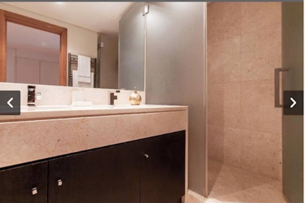 Photo of Bathroom in Parede