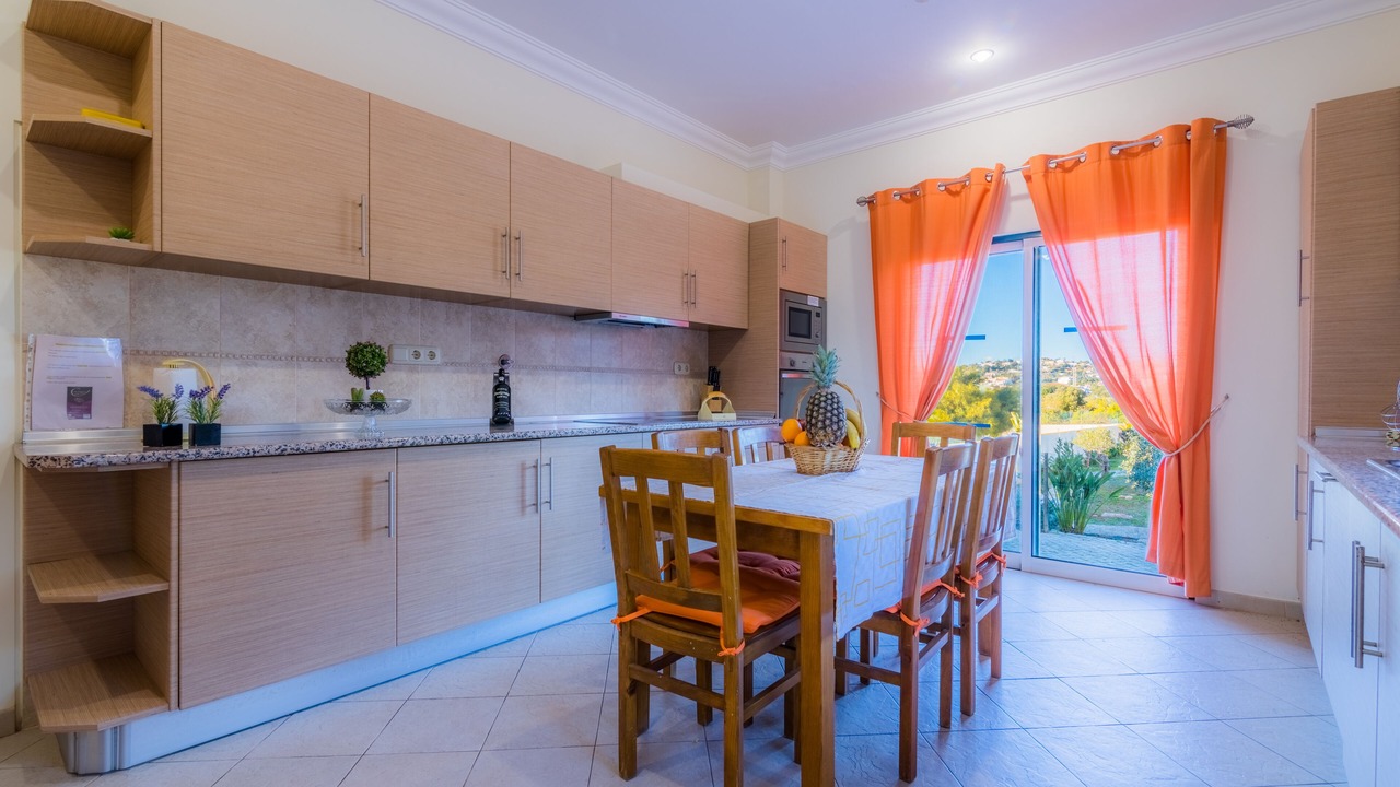 Photo of Kitchen in Figueiral