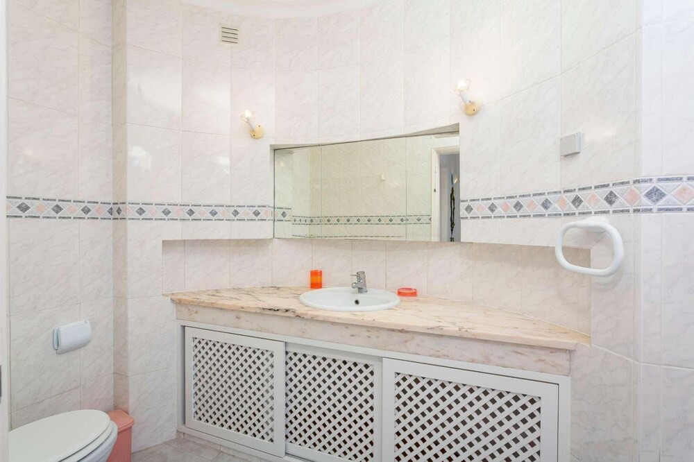 Photo of Bathroom in Quarteira