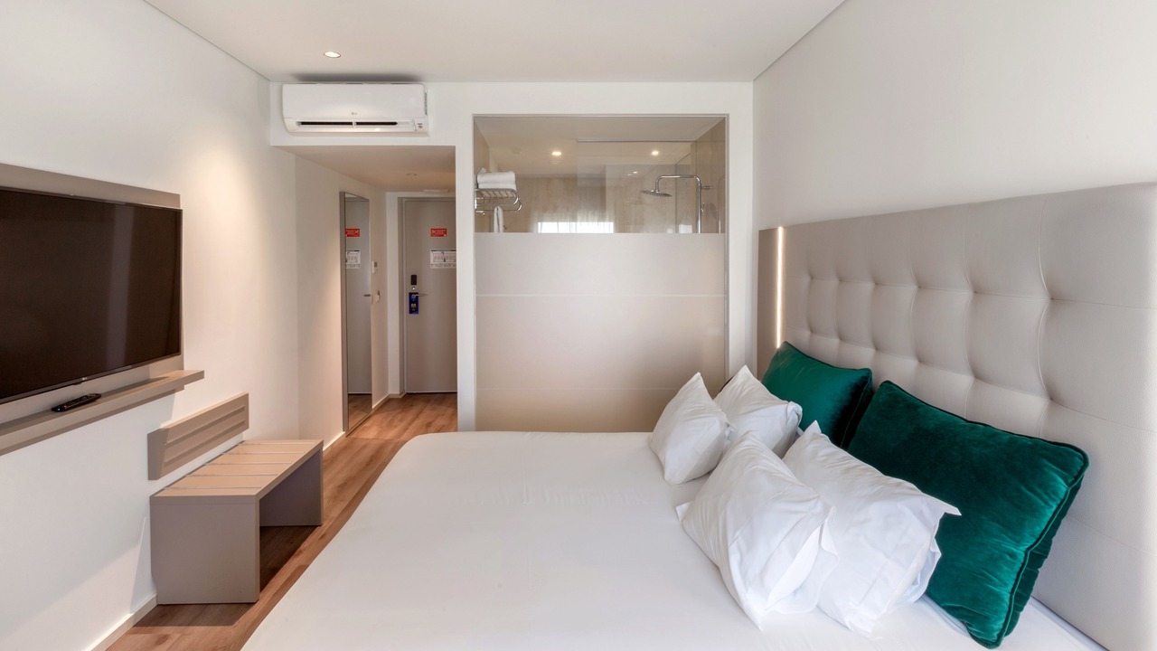 Photo of Bedroom in Maia