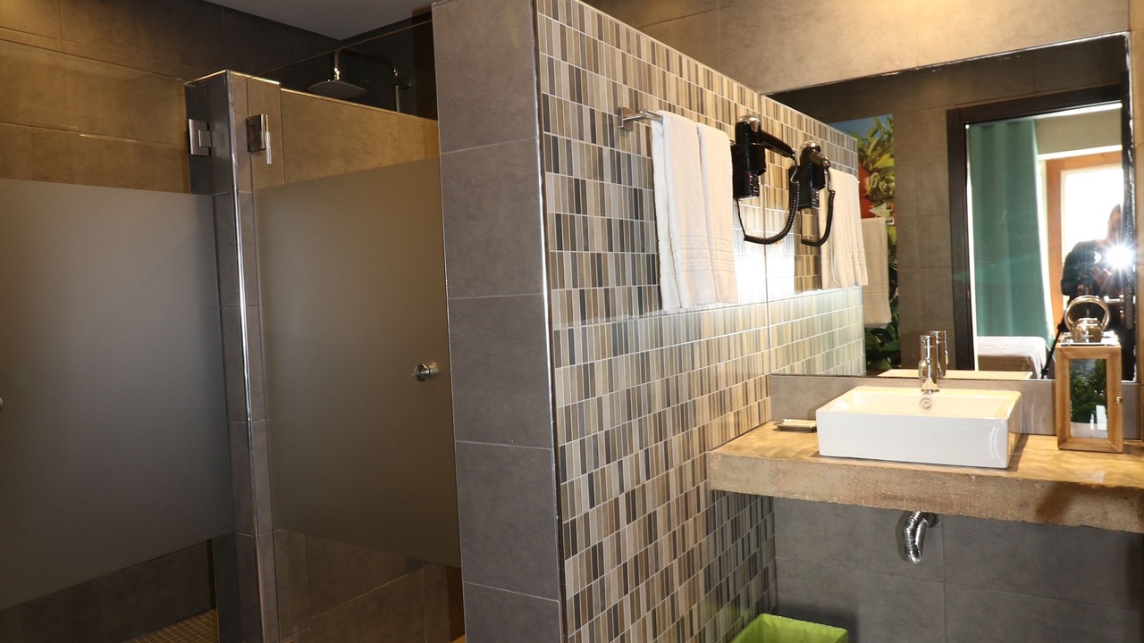 Photo of Bathroom in Patroves