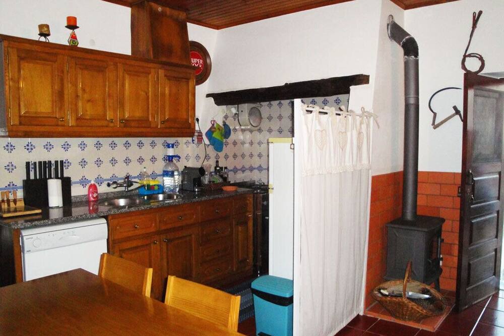Photo of Kitchen in Aldeia de Brescos
