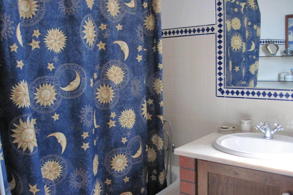 Photo of Bathroom in Carvalhal