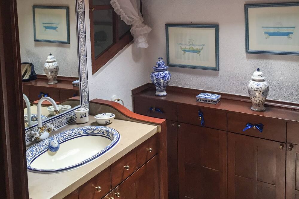 Photo of Bathroom in Sao Lourenco