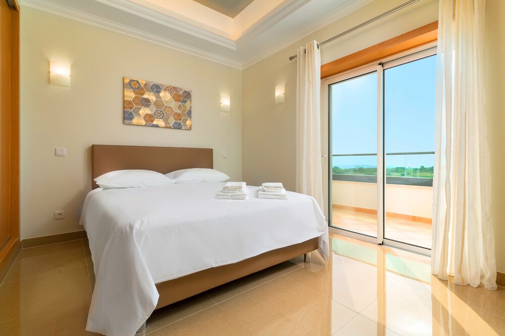 Photo of Bedroom in Atalaia