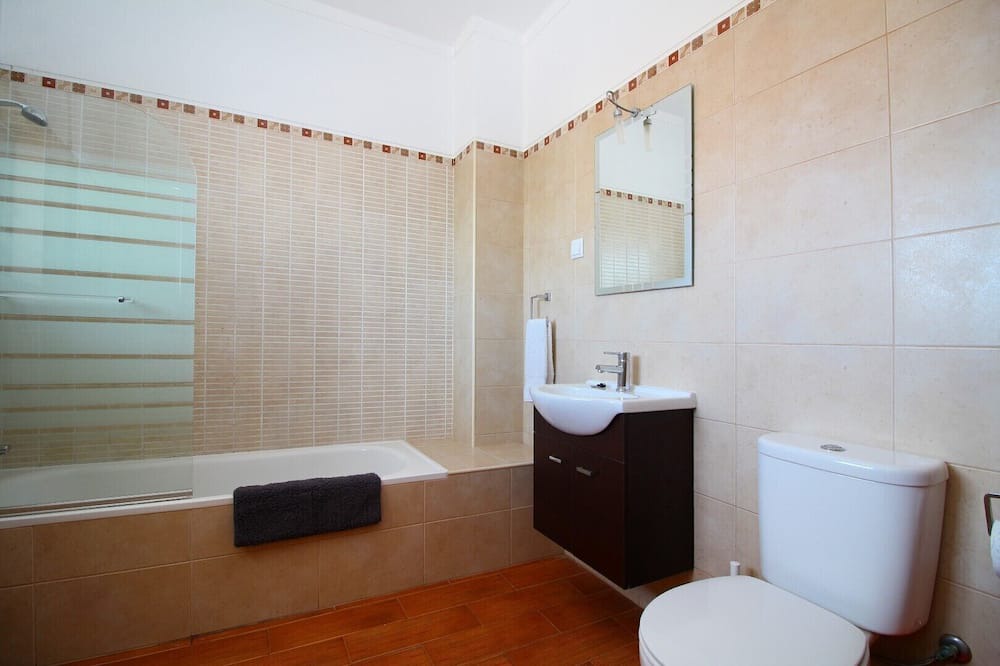 Photo of Bathroom in Parchal