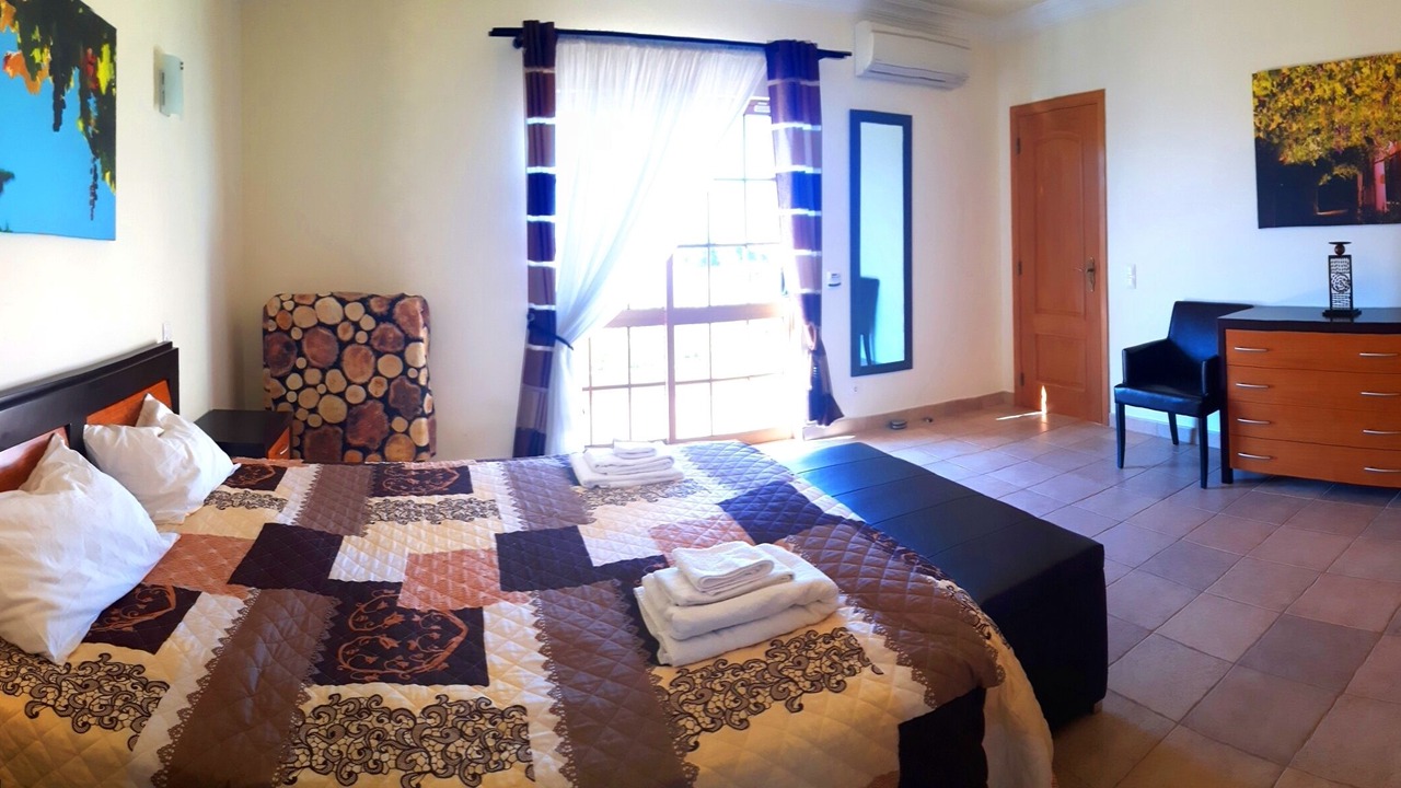 Photo of Bedroom in Alporchinhos