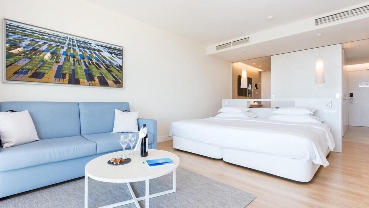 Photo of Bedroom in Meia Praia