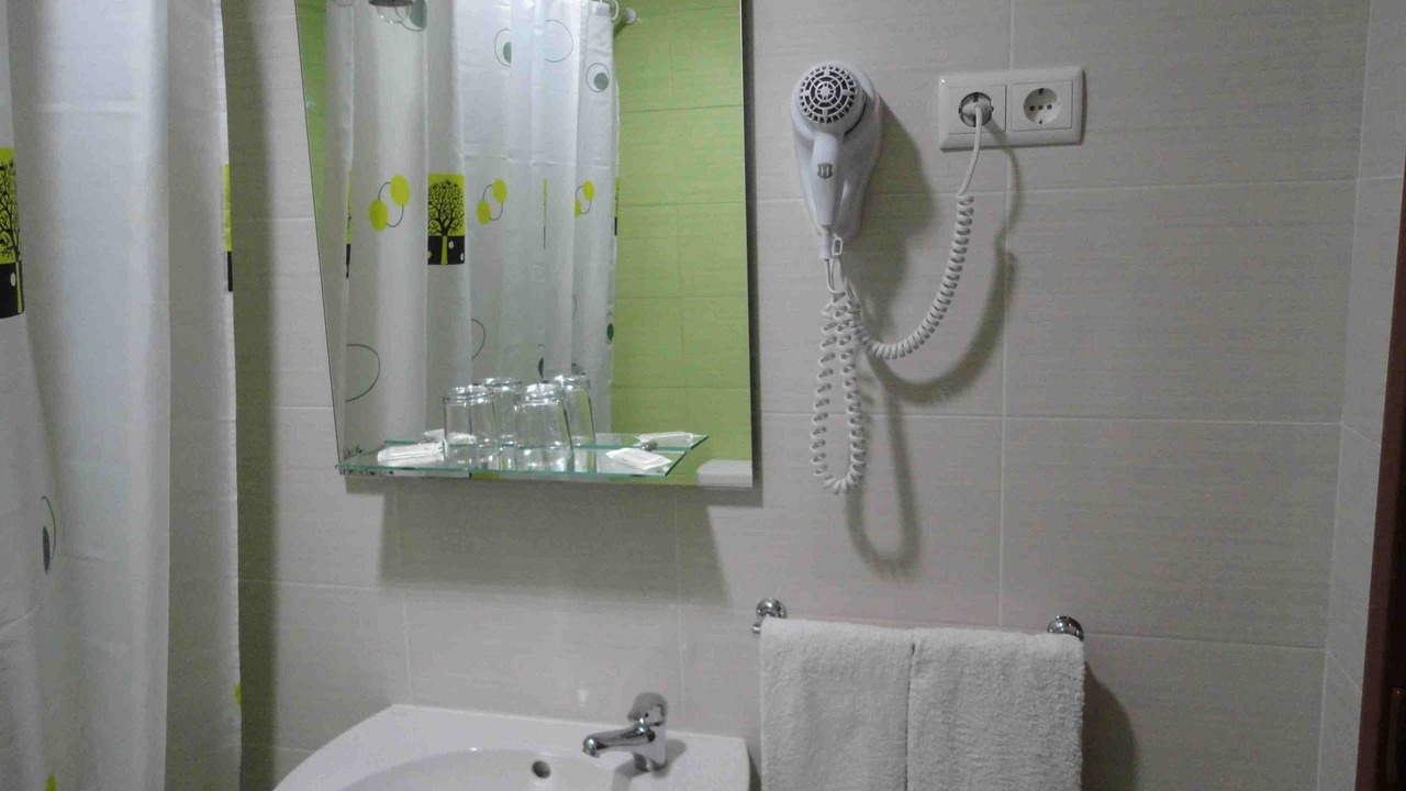 Photo of Bathroom in Coimbra City Centre