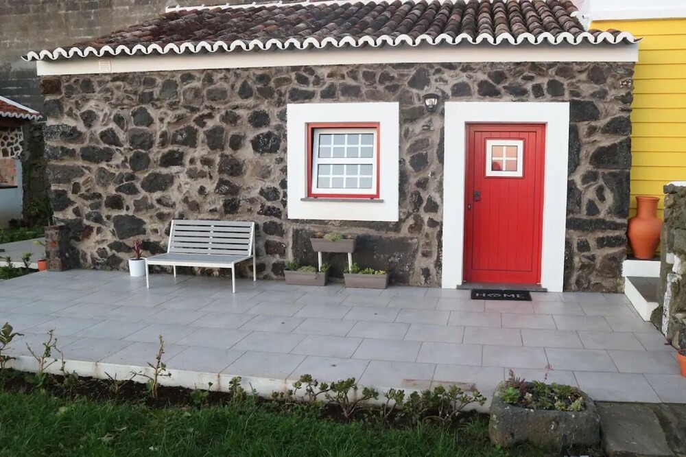 Photo of Patio Balcony in Angra do Heroismo