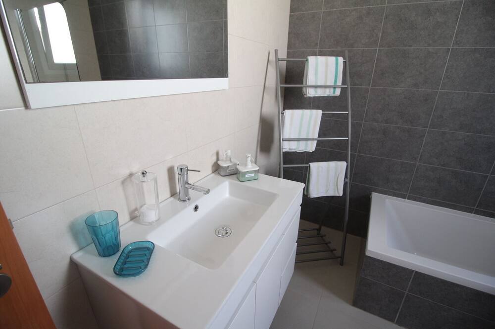 Photo of Bathroom in Famalicao