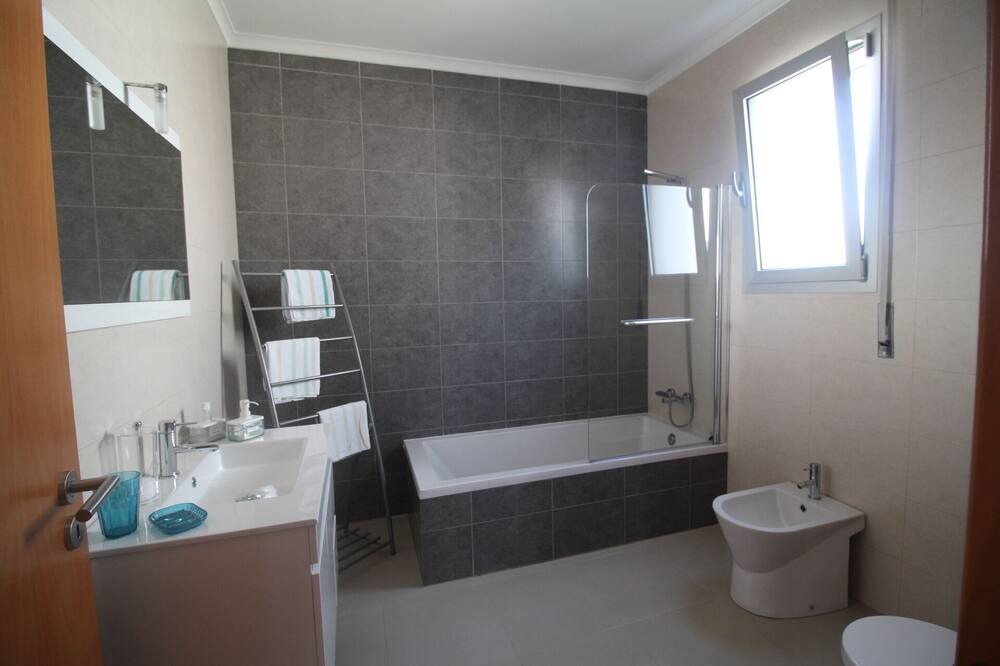 Photo of Bathroom in Famalicao