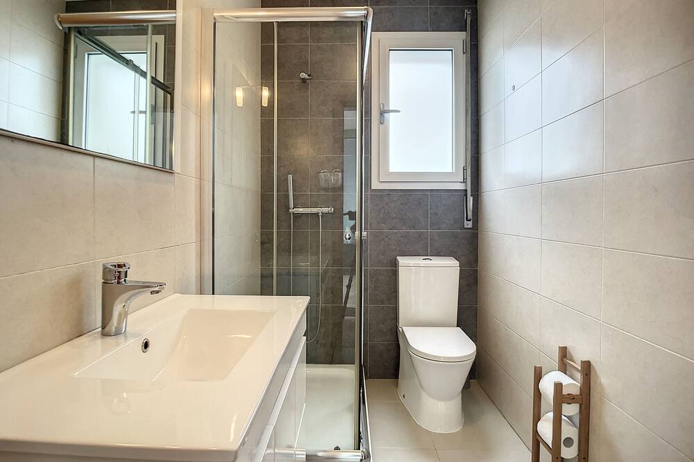 Photo of Bathroom in Famalicao