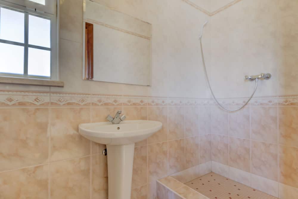 Photo of Bathroom in Parchal