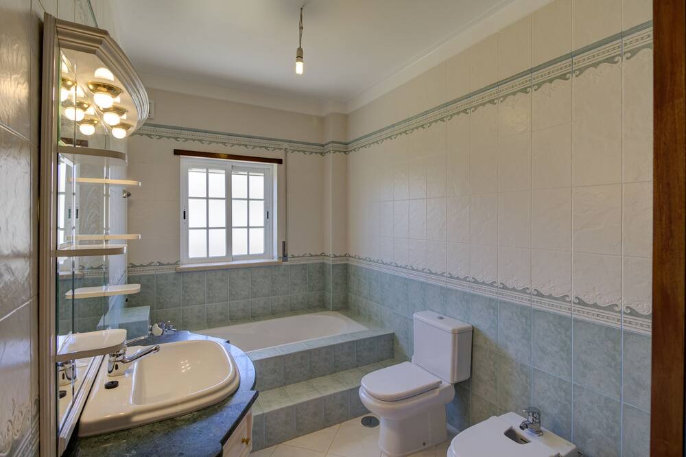 Photo of Bathroom in Parchal
