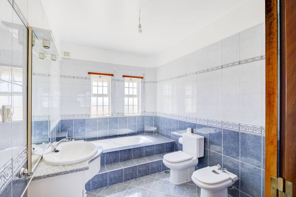 Photo of Bathroom in Parchal