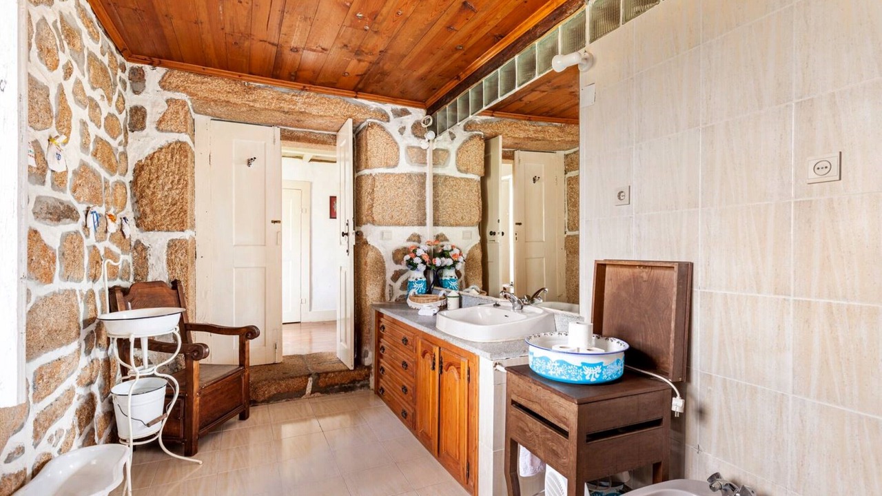 Photo of Bathroom in Sernancelhe