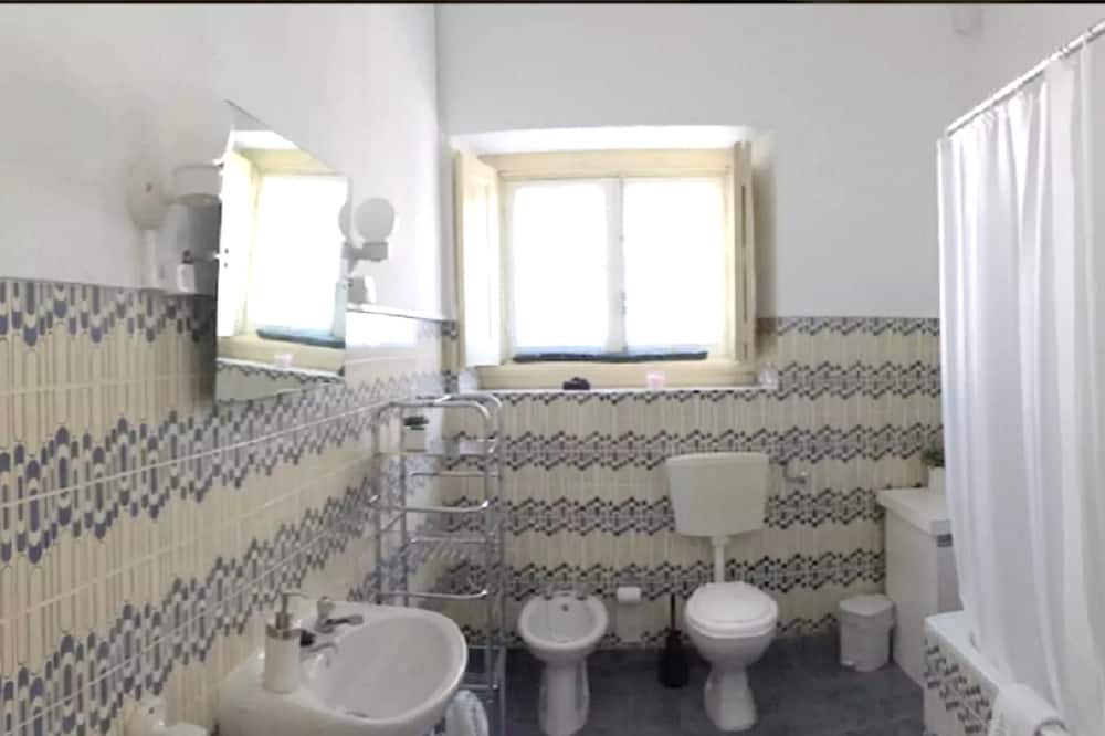 Photo of Bathroom in Praia do Ribatejo