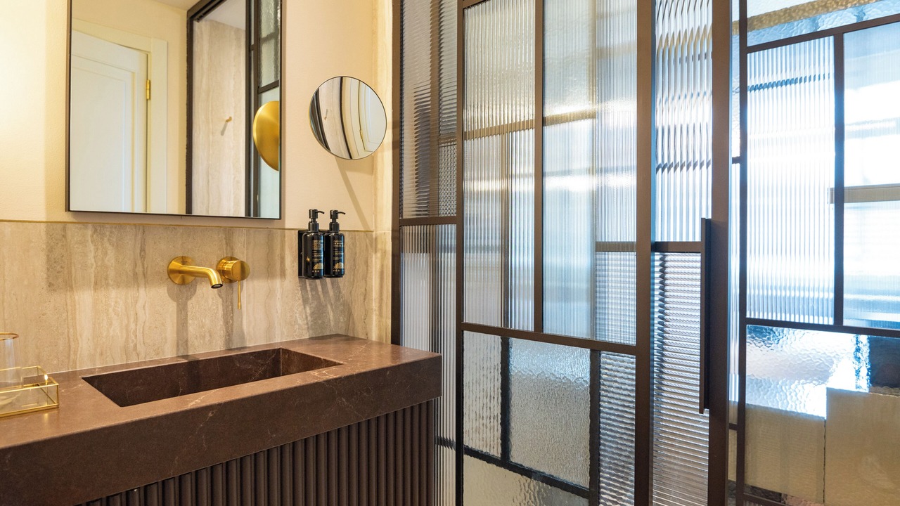 Photo of Bathroom in Baixa