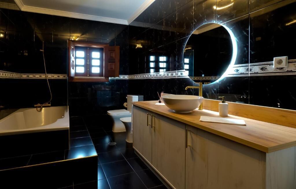 Photo of Bathroom in Frazao